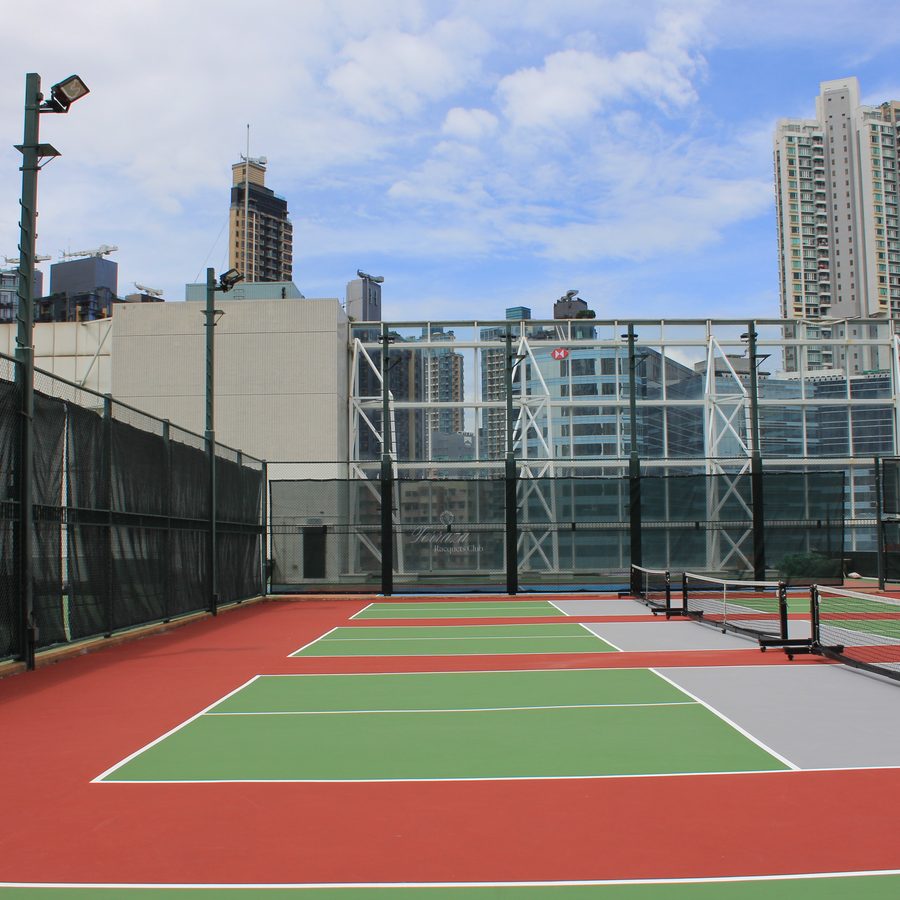 Outdoor pickleball court at Terraza Racquets Club